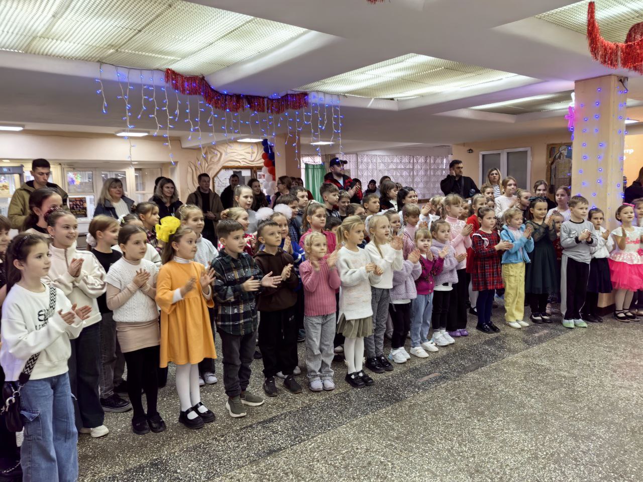 В Центре культуры города Алчевска прошла развлекательная программа «Морозные забавы», посвящённая дню рождения Деда Мороза В Центре культуры города Алчевска прошла развлекательная программа «Морозные забавы», посвящённая дню рождения Деда Мороза