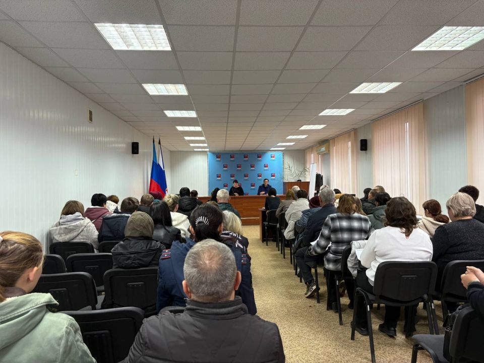 Альберт Зинченко: Сегодня в зале заседаний Администрации заместитель Главы Станично-Луганского МО Анна Кулиш приняла участие в семинаре для несовершеннолетних в рамках проведения Всероссийской недели правовой помощи детям... Альберт Зинченко: Сегодня в зале заседаний Администрации заместитель Главы Станично-Луганского МО Анна Кулиш приняла участие в семинаре для несовершеннолетних в рамках проведения Всероссийской недели правовой помощи детям...
