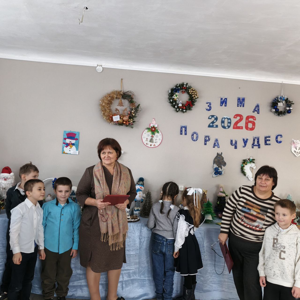 Зима – пора чудес: в Ровеньках открылась выставка новогодних украшений! Зима – пора чудес: в Ровеньках открылась выставка новогодних украшений!