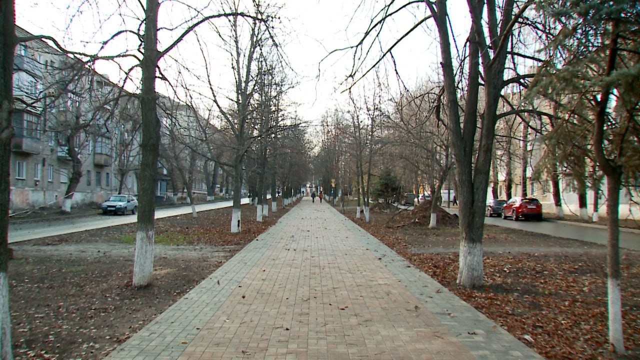 В Молодогвардейске завершена укладка брусчатки на аллее по улице Ленина! В Молодогвардейске завершена укладка брусчатки на аллее по улице Ленина!