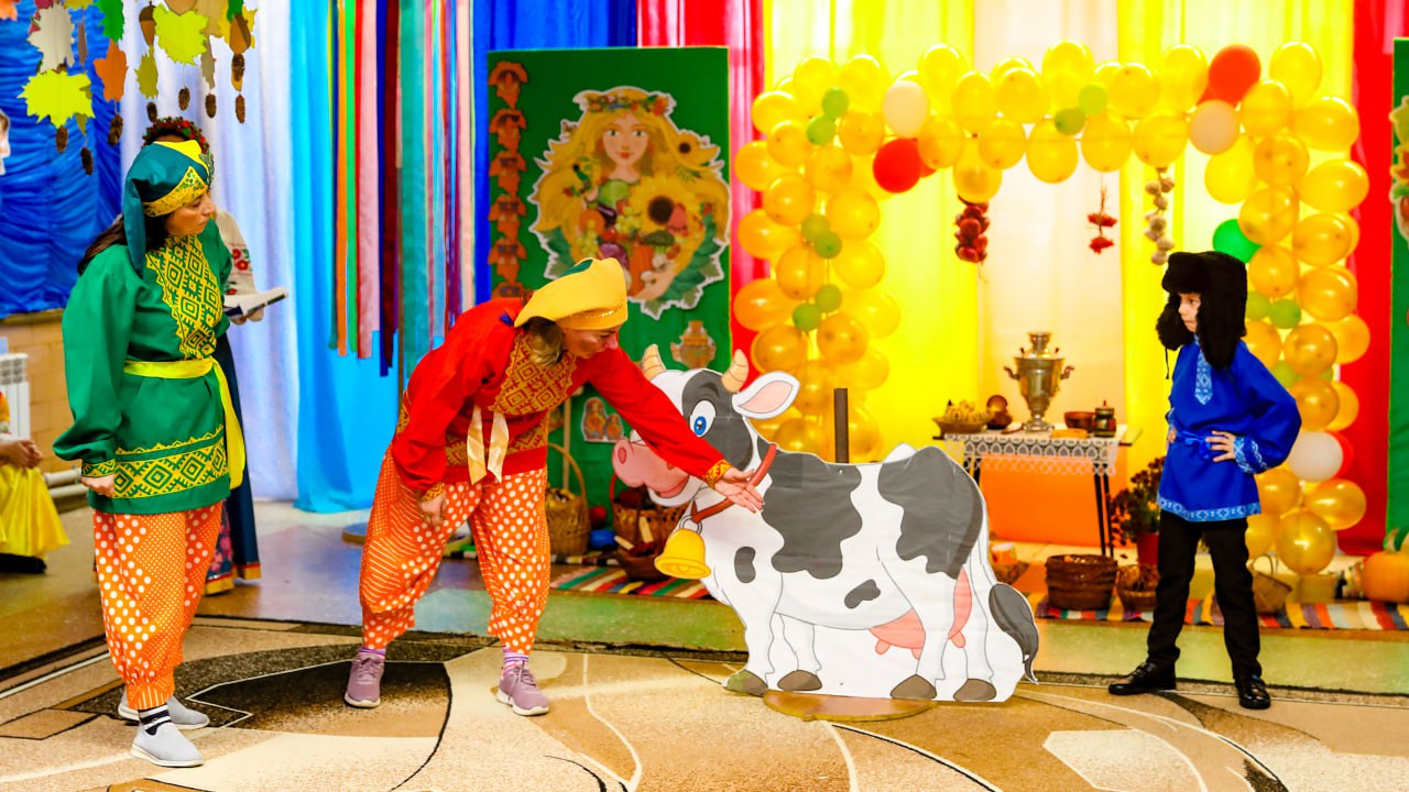 В ГБУДО ЛНР "Звезда" отгремела невероятно яркая, колоритная и веселая Ярмарка В ГБУДО ЛНР "Звезда" отгремела невероятно яркая, колоритная и веселая Ярмарка