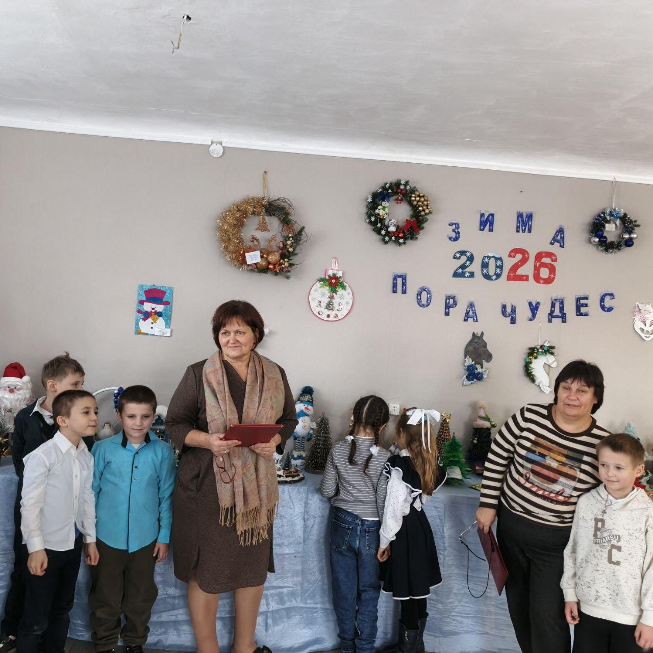 Андрей Рубанцов: В Ровеньках открылась выставка новогодних игрушек и украшений!