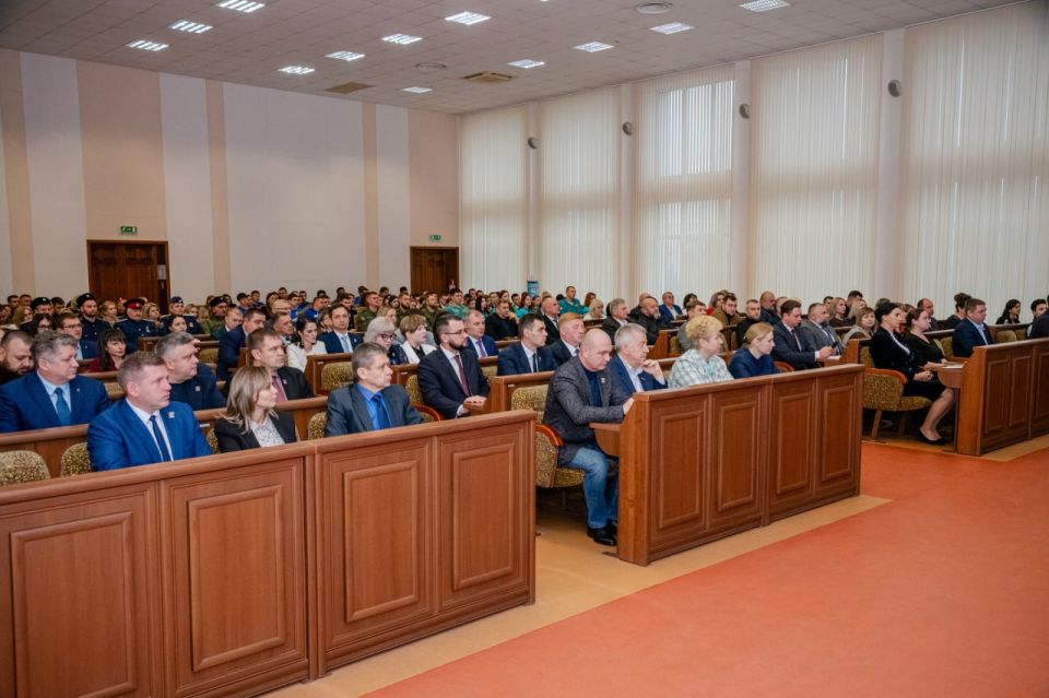IV Конференция «Единой России» прошла в Луганске IV Конференция «Единой России» прошла в Луганске