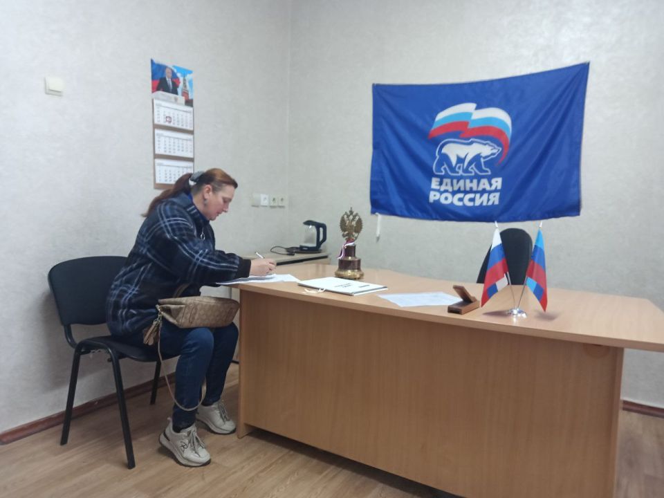 Сегодня, 19 ноября, в ходе личного приема граждан, обратились жители пгт Сегодня, 19 ноября, в ходе личного приема граждан, обратились жители пгт