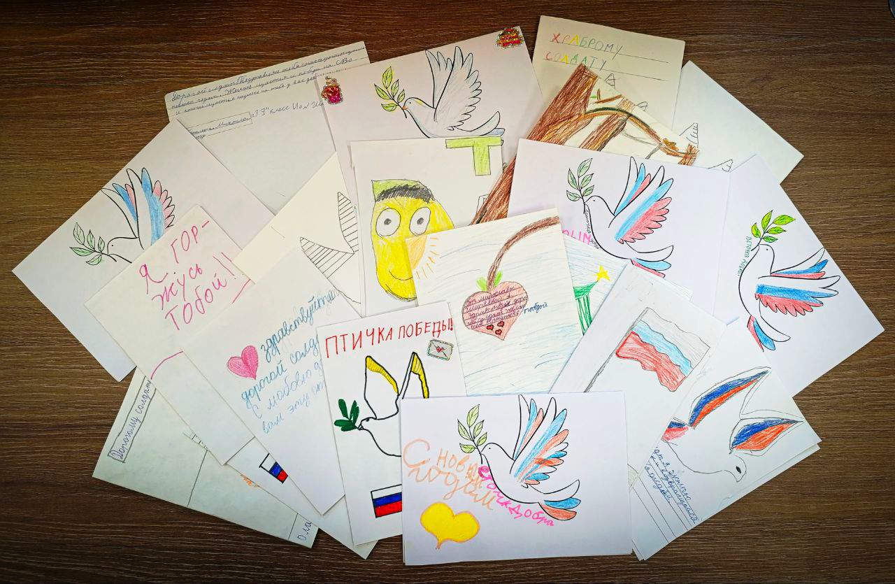 Сотрудники Росприроднадзора передали оборудование и вещи общим весом около 3 тонн военнослужащим Ленинградского военного округа группировки войск «Север» в Луганской Народной Республике Сотрудники Росприроднадзора передали оборудование и вещи общим весом около 3 тонн военнослужащим Ленинградского военного округа группировки войск «Север» в Луганской Народной Республике