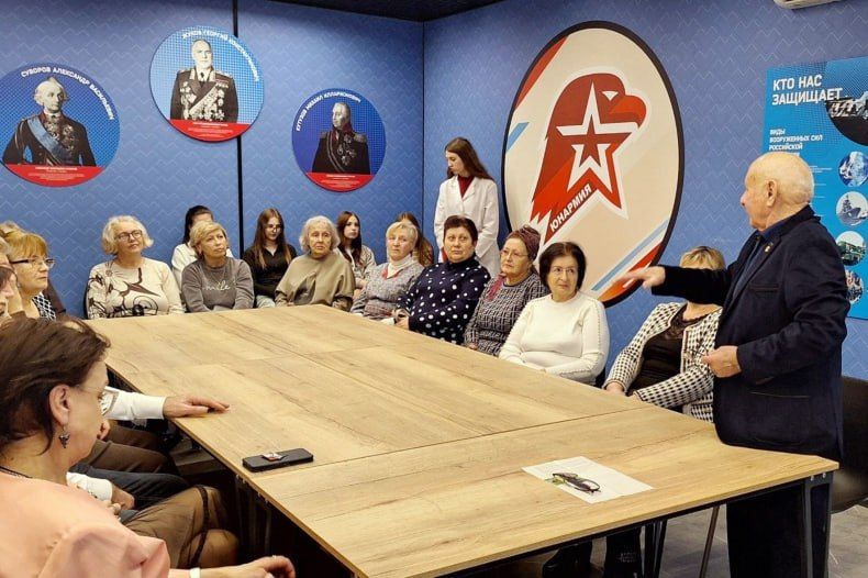 В Молодёжном центре «Свердловск» состоялось мероприятие, направленное на пропаганду здорового образа жизни "За медицину здорового долголетия" В Молодёжном центре «Свердловск» состоялось мероприятие, направленное на пропаганду здорового образа жизни "За медицину здорового долголетия"