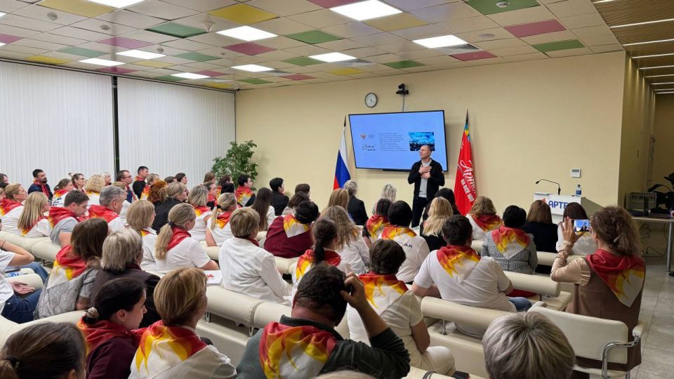 Управленческая команда Червонополянского учебно-воспитательного комплекса Антрацитовского муниципального округа приняла участие в обучении по дополнительной профессиональной программе повышения квалификации "Высшая школа... Управленческая команда Червонополянского учебно-воспитательного комплекса Антрацитовского муниципального округа приняла участие в обучении по дополнительной профессиональной программе повышения квалификации "Высшая школа...