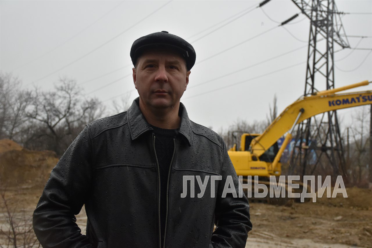 В Алчевске продолжаются работы по прокладке нового участка магистрального водовода взамен изношенной трубы В Алчевске продолжаются работы по прокладке нового участка магистрального водовода взамен изношенной трубы