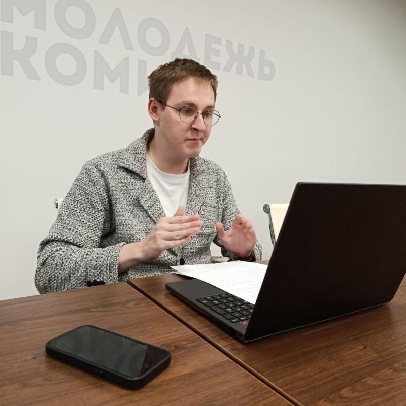 Комитет по молодёжной политике Республики Коми рассказал молодёжи Ровеньков о цифровой гигиене Комитет по молодёжной политике Республики Коми рассказал молодёжи Ровеньков о цифровой гигиене