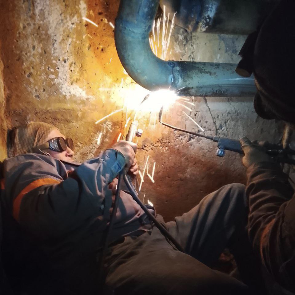 Специалисты Луганского филиала Единой управляющей компании активно занимаются устранением точечных неполадок на внутридомовых системах отопления Специалисты Луганского филиала Единой управляющей компании активно занимаются устранением точечных неполадок на внутридомовых системах отопления