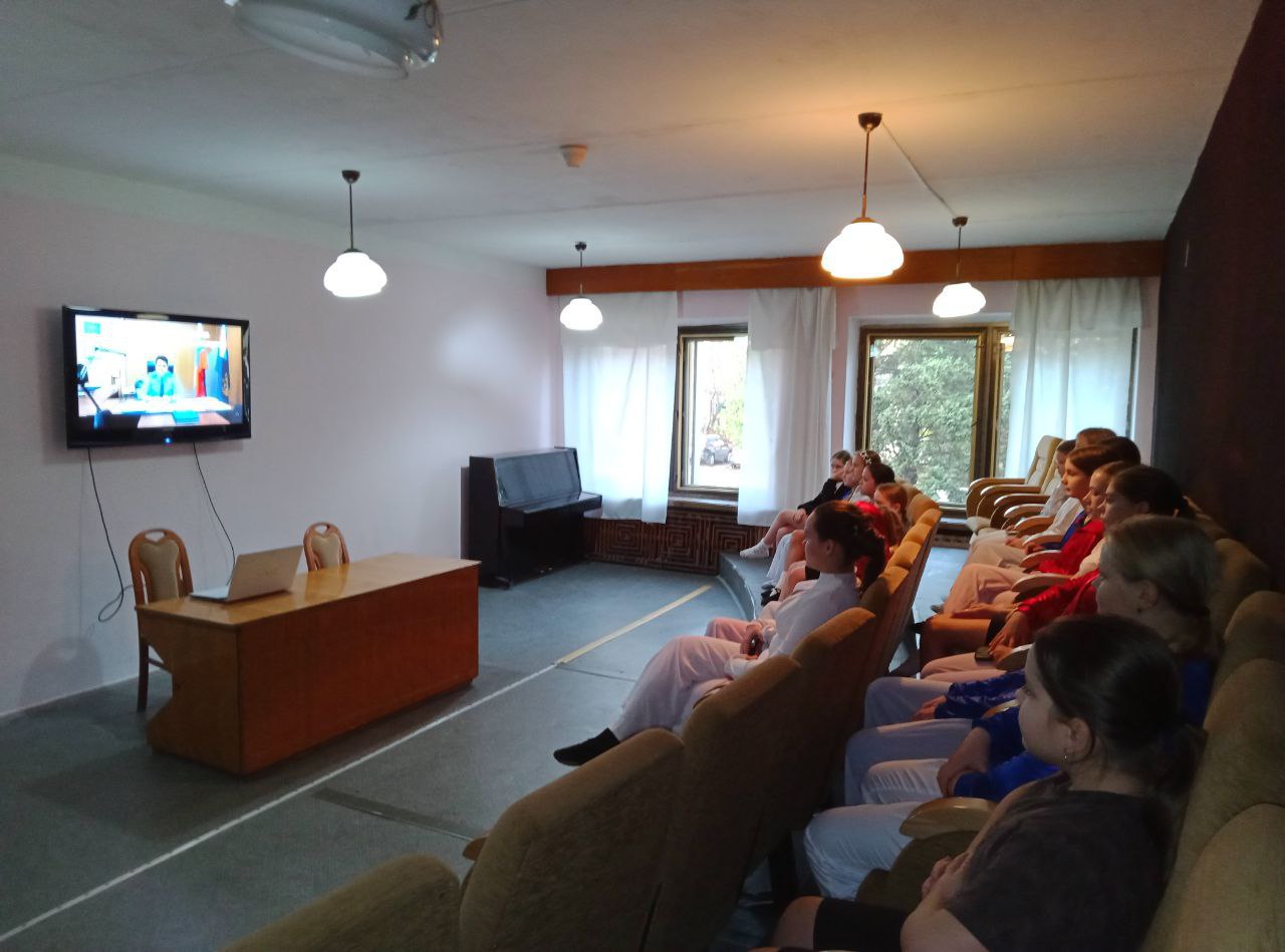 Коллектив Дворца культуры имени Горького присоединился ко всероссийской акции «День правовой помощи детям», приуроченной к празднованию Всемирного дня ребёнка Коллектив Дворца культуры имени Горького присоединился ко всероссийской акции «День правовой помощи детям», приуроченной к празднованию Всемирного дня ребёнка