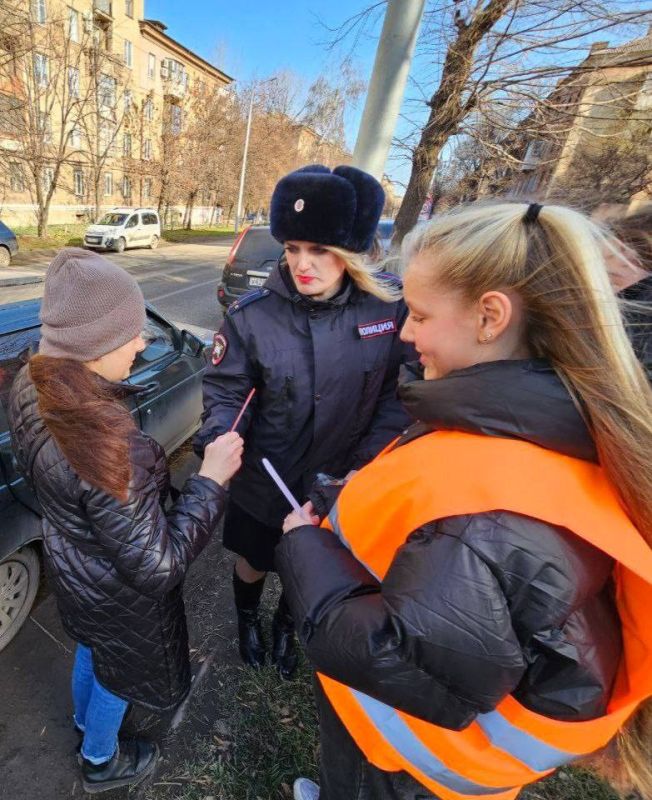 «Пешеход, на переход!»: в Алчевске пешеходам напомнили о безопасности