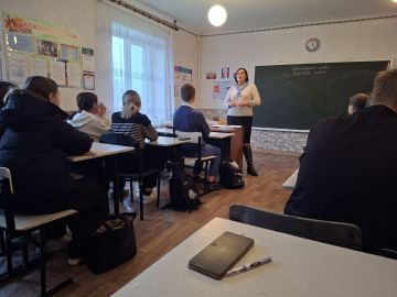 Специалист отдела профессионального обучения и профессиональной ориентации Территориального отделения «Республиканский центр занятости населения Луганской Народной Республики» в городе Ровеньки провела профориентационное...