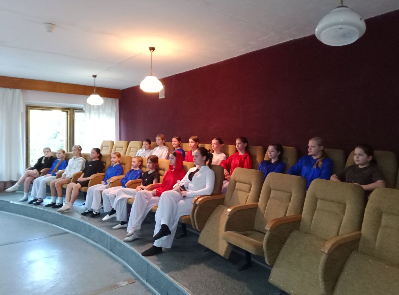 Коллектив Дворца культуры имени Горького присоединился ко всероссийской акции «День правовой помощи детям», приуроченной к празднованию Всемирного дня ребёнка Коллектив Дворца культуры имени Горького присоединился ко всероссийской акции «День правовой помощи детям», приуроченной к празднованию Всемирного дня ребёнка