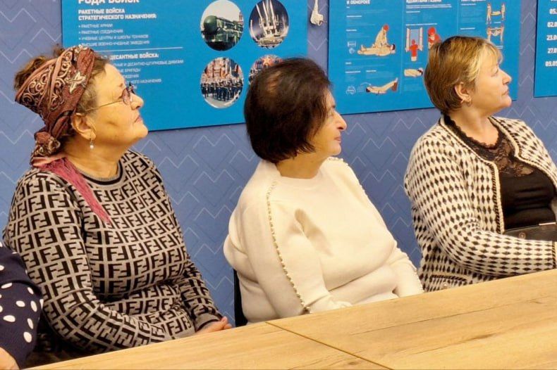 В Молодёжном центре «Свердловск» состоялось мероприятие, направленное на пропаганду здорового образа жизни "За медицину здорового долголетия" В Молодёжном центре «Свердловск» состоялось мероприятие, направленное на пропаганду здорового образа жизни "За медицину здорового долголетия"
