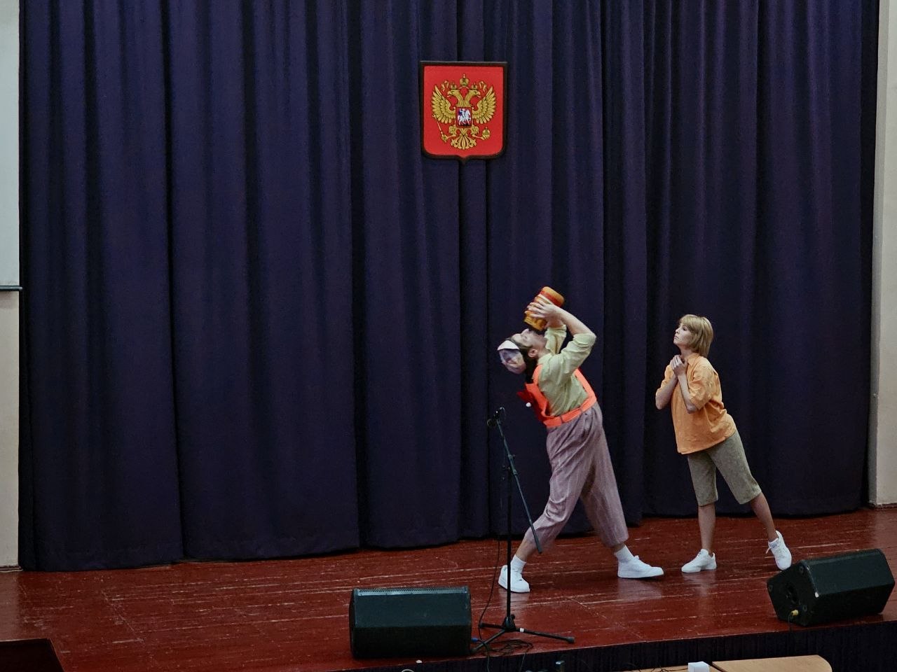 Яркие краски детства и мелодии мужества: в луганской школе №41 прошел концерт Луганской академической филармонии Яркие краски детства и мелодии мужества: в луганской школе №41 прошел концерт Луганской академической филармонии