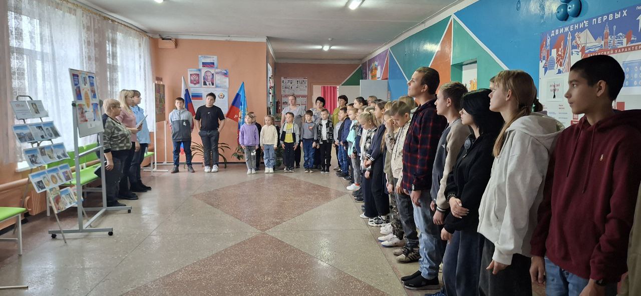 Вячеслав Третьяков: В преддверии Всемирного дня ребёнка, отмечаемого 20 ноября, в Епифановской школе Кременского МО состоялась торжественная общешкольная линейка