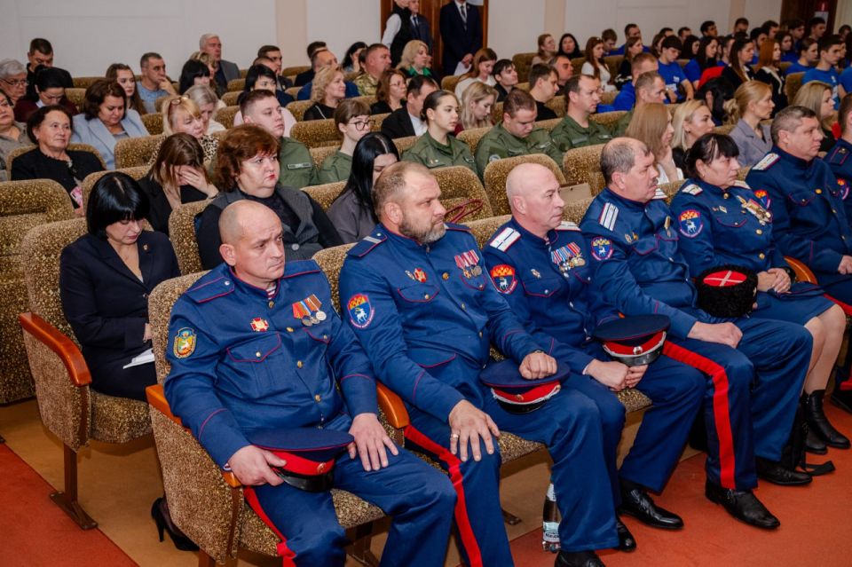 IV Конференция «Единой России» прошла в Луганске IV Конференция «Единой России» прошла в Луганске