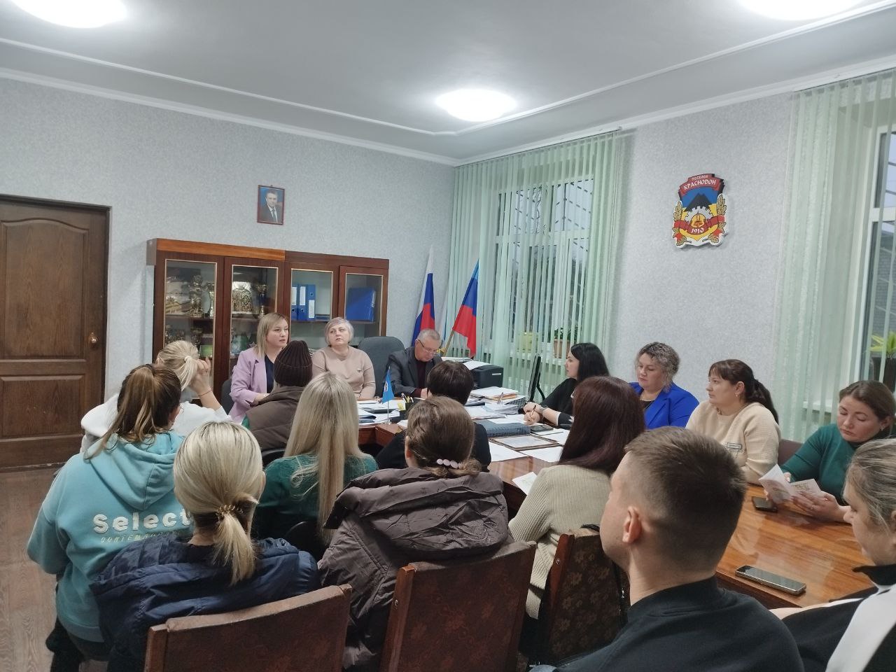 В поселке Краснодон состоялось собрание активных граждан, посвященное вопросам организации территориального общественного самоуправления (ТОС) на их территории В поселке Краснодон состоялось собрание активных граждан, посвященное вопросам организации территориального общественного самоуправления (ТОС) на их территории