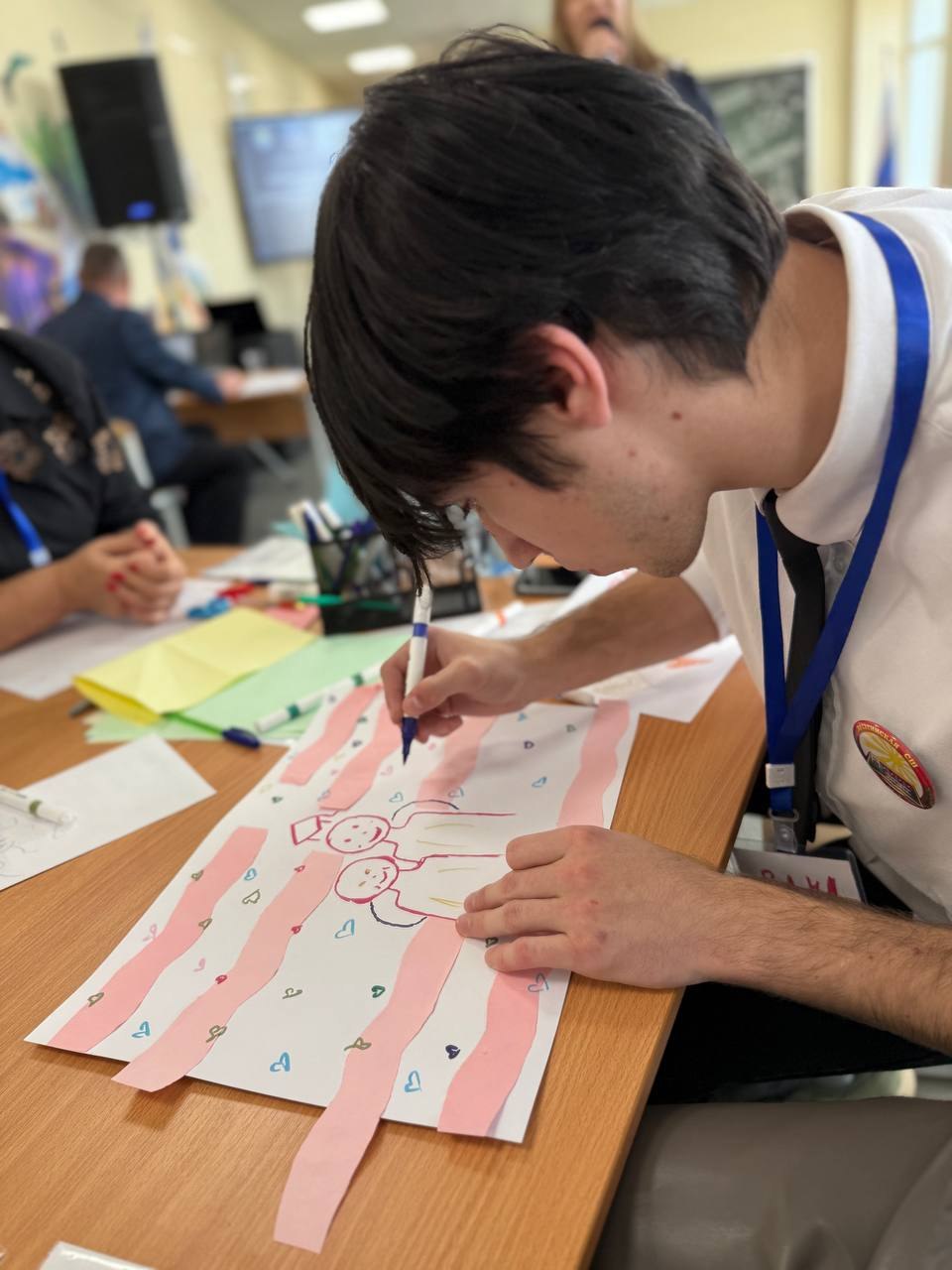 Ученик Лутугинской средней школы №1 посетил проектно-аналитическую сессию Ученик Лутугинской средней школы №1 посетил проектно-аналитическую сессию