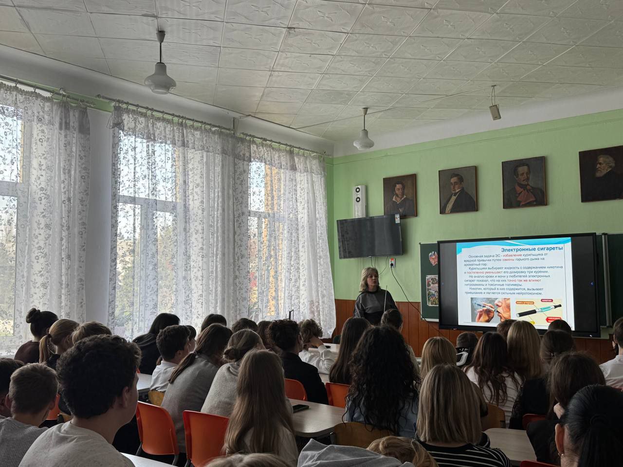 Медицинский работник - это престижная и уважаемая профессия Медицинский работник - это престижная и уважаемая профессия