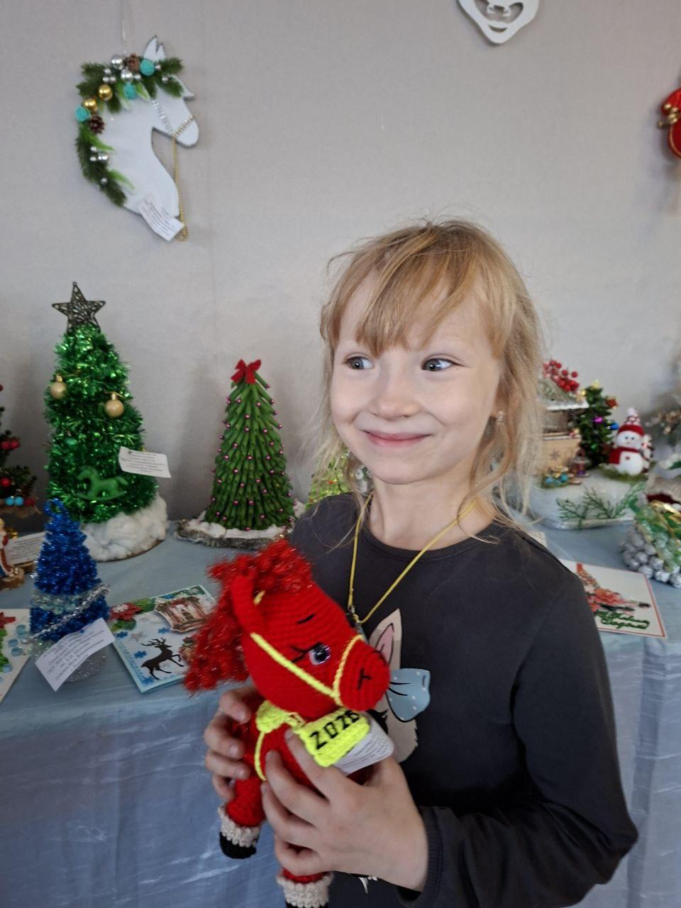 Андрей Рубанцов: В Ровеньках открылась выставка новогодних игрушек и украшений! Андрей Рубанцов: В Ровеньках открылась выставка новогодних игрушек и украшений!