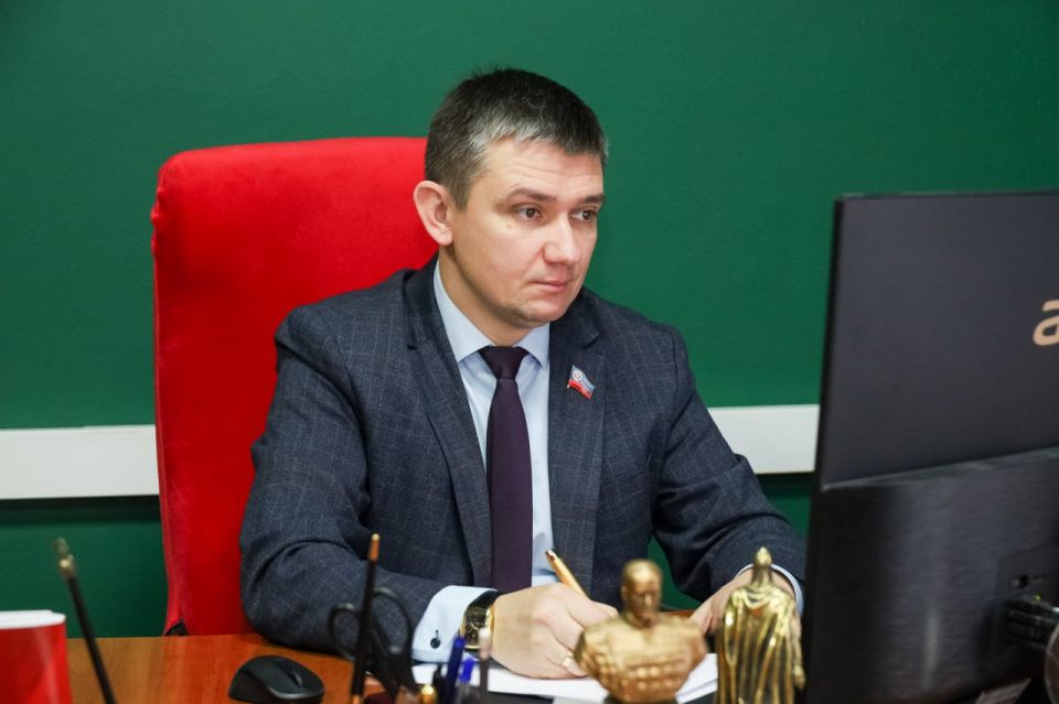 Александр Ермоленко обсудил с коллегами из ЯНАО действующие региональные практики в области патриотического воспитания