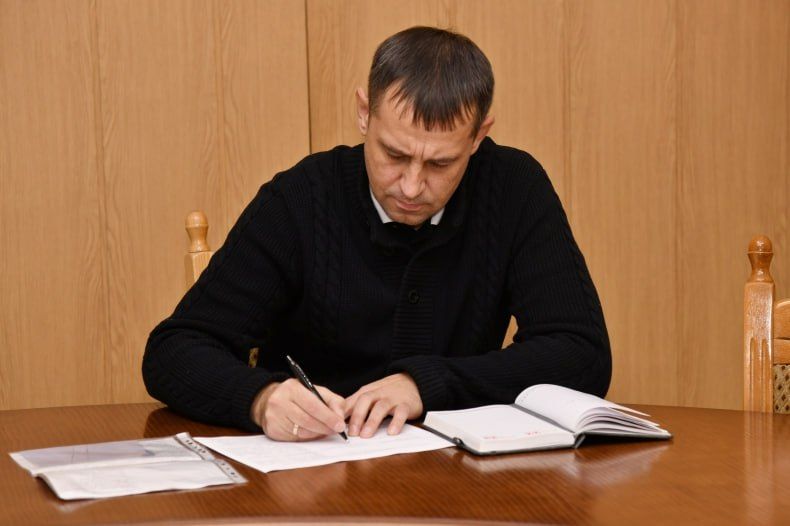 Игорь Васильевич месте с заместителем Главы Администрации Свердловского округа Татьяной Мирошниковой, врио председателя Совета Свердловского муниципального округа Светланой Кришталь, руководителями структурных подразделений... Игорь Васильевич месте с заместителем Главы Администрации Свердловского округа Татьяной Мирошниковой, врио председателя Совета Свердловского муниципального округа Светланой Кришталь, руководителями структурных подразделений...