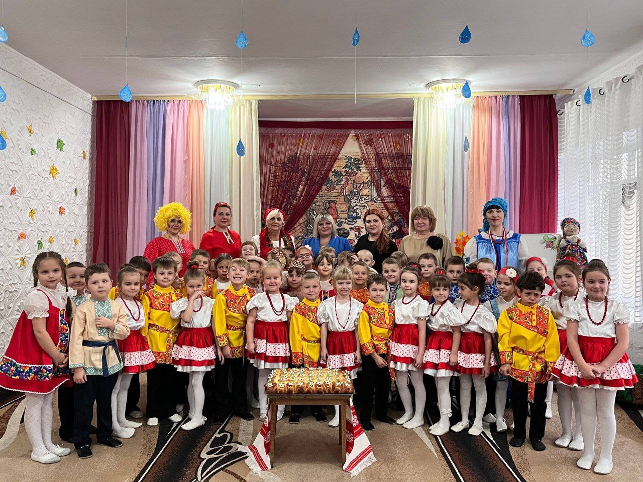 В рамках реализации программы социальной активности детей старшего дошкольного возраста «Орлята-дошколята», в рамках партпроекта ВПП «Единая Россия» «Новая Школа» в Краснолучском ясли-саду № 57 «Аленушка» состоялся тёплый... В рамках реализации программы социальной активности детей старшего дошкольного возраста «Орлята-дошколята», в рамках партпроекта ВПП «Единая Россия» «Новая Школа» в Краснолучском ясли-саду № 57 «Аленушка» состоялся тёплый...