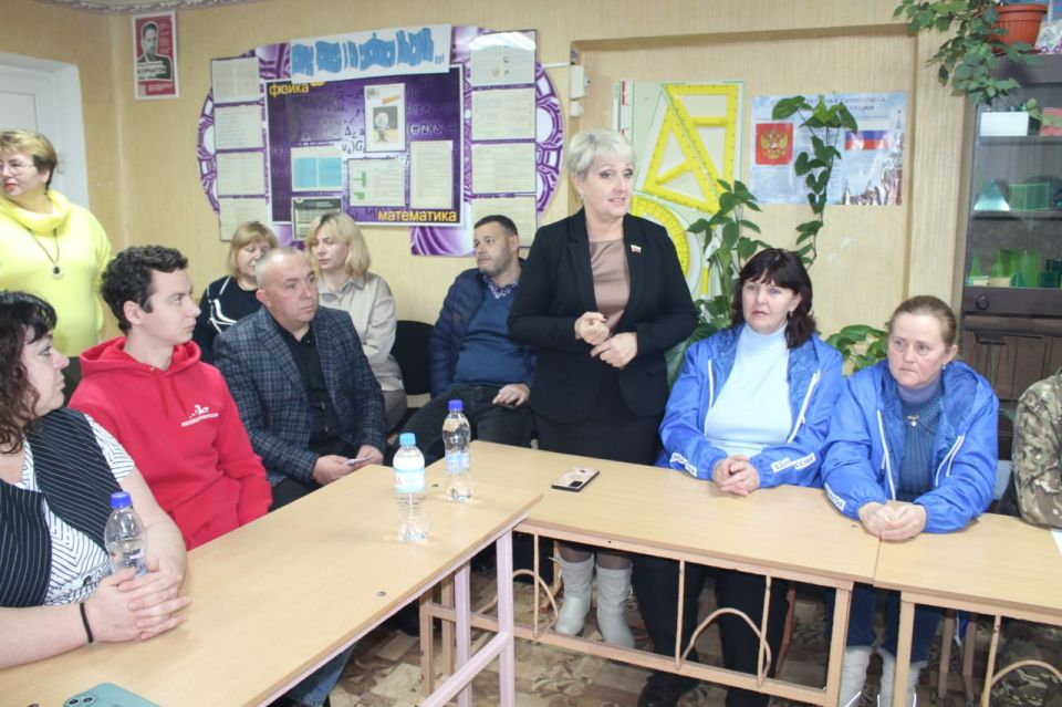 В рамках проектов «Историческая память» и «Новая школа» Славяносербское местное отделение «Единой России» совместно с добровольцами Оренбургского реготделения «Поискового движения России» провели образовательный марафон... В рамках проектов «Историческая память» и «Новая школа» Славяносербское местное отделение «Единой России» совместно с добровольцами Оренбургского реготделения «Поискового движения России» провели образовательный марафон...