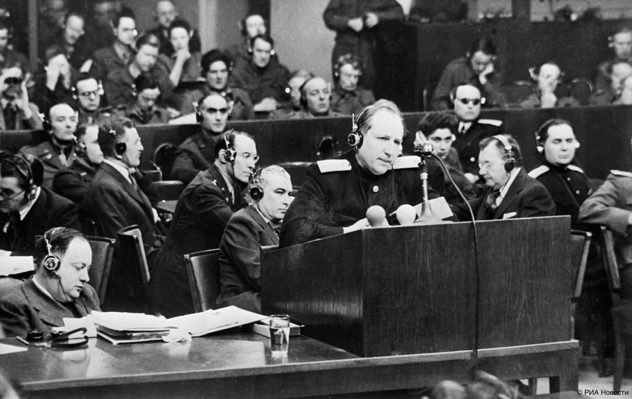 20 ноября 1945 года в Нюрнберге начался первый международный судебный процесс над главными военными преступниками Третьего рейха 20 ноября 1945 года в Нюрнберге начался первый международный судебный процесс над главными военными преступниками Третьего рейха