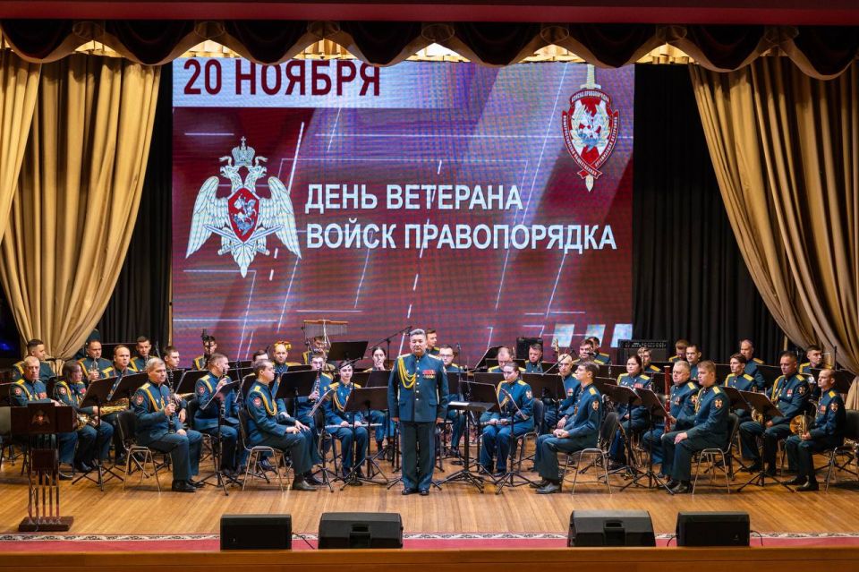 Директор Федеральной службы войск национальной гвардии Российской Федерации – главнокомандующий войсками Росгвардии Герой России генерал армии Виктор Золотов вручил государственные и ведомственные награды ветеранам Росгвардии Директор Федеральной службы войск национальной гвардии Российской Федерации – главнокомандующий войсками Росгвардии Герой России генерал армии Виктор Золотов вручил государственные и ведомственные награды ветеранам Росгвардии