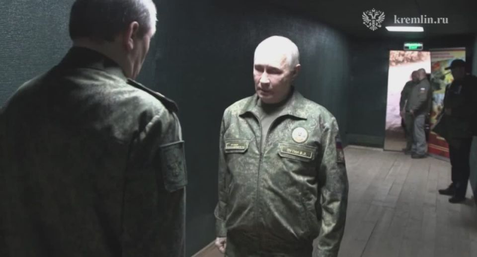 Кремль опубликовал кадры посещения Путиным одного из командных пунктов группировки «Запад»