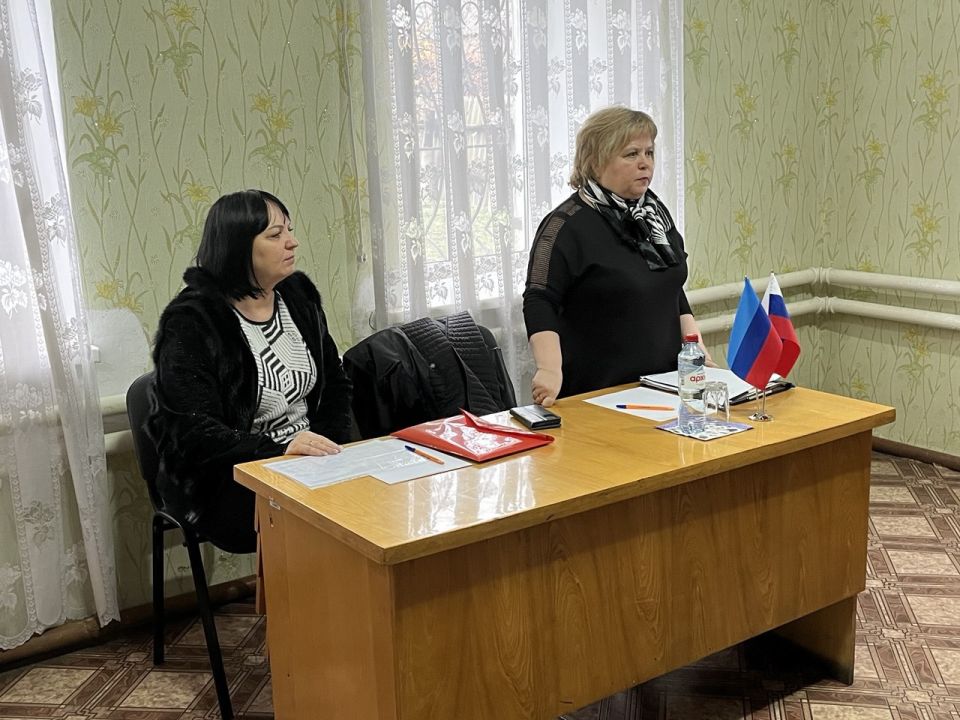 20 ноября специалисты Территориального отделения Государственного казённого учреждения «Республиканский центр занятости населения ЛНР» провели выездной прием в здании отдела жизнеобеспечения пгт 20 ноября специалисты Территориального отделения Государственного казённого учреждения «Республиканский центр занятости населения ЛНР» провели выездной прием в здании отдела жизнеобеспечения пгт