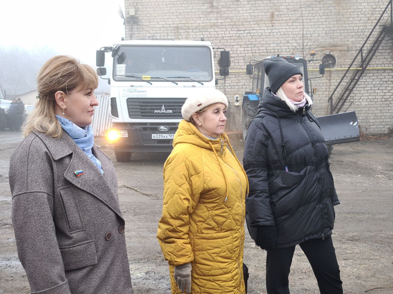 Евгений Морозов: Готовность №1. В рамках проекта "Народный контроль" партии "Единая Россия", совместно с депутатами Совета городского округа, побывали в МУП "Комсервис", чтобы лично оценить, насколько город подготовлен к... Евгений Морозов: Готовность №1. В рамках проекта "Народный контроль" партии "Единая Россия", совместно с депутатами Совета городского округа, побывали в МУП "Комсервис", чтобы лично оценить, насколько город подготовлен к...