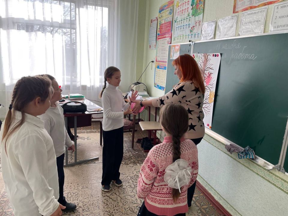 В Фабриченской средней школе провели акцию «Дерево добрых дел» В Фабриченской средней школе провели акцию «Дерево добрых дел»