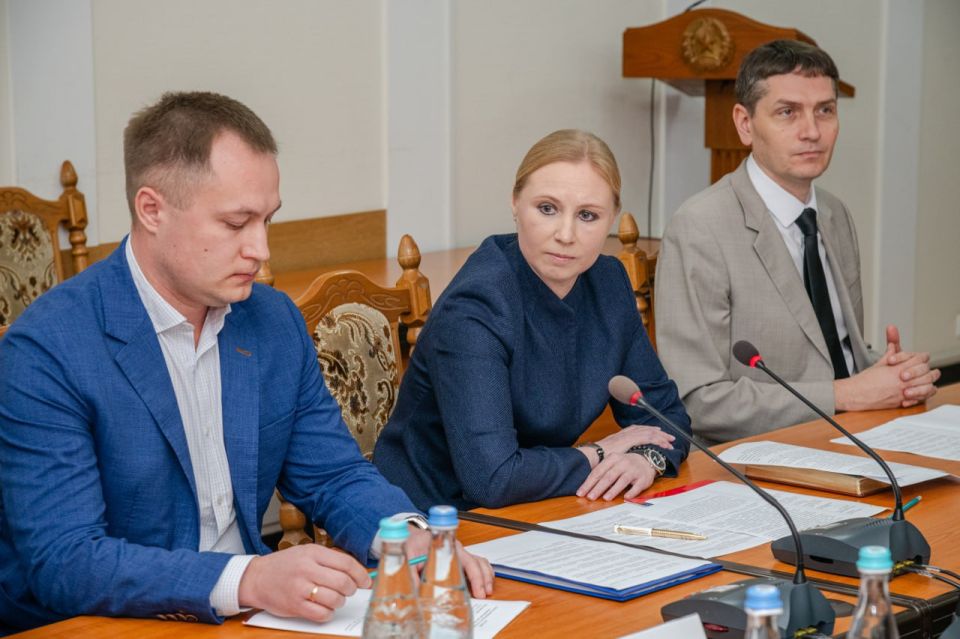 Леонид Пасечник: «Значительное внимание уделяем укреплению межнационального и межрелигиозного мира и сотрудничества» Леонид Пасечник: «Значительное внимание уделяем укреплению межнационального и межрелигиозного мира и сотрудничества»