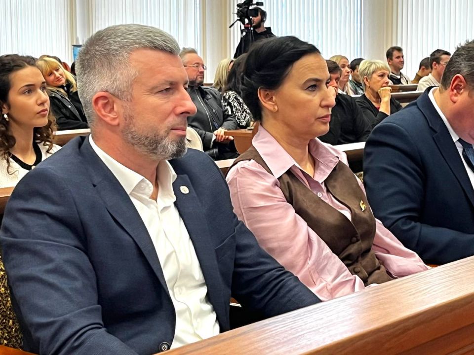 Синергия творчества и промышленности: в Луганске прошёл фестиваль «АРТПРОМ» Синергия творчества и промышленности: в Луганске прошёл фестиваль «АРТПРОМ»