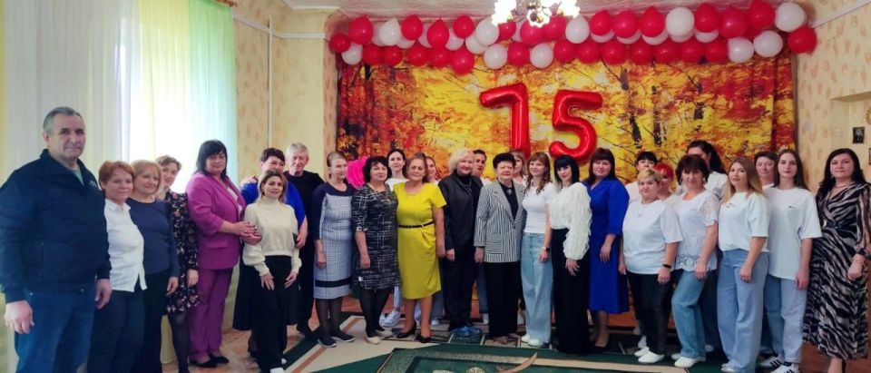 Детский сад №21 "Ладушки" отпраздновал знаменательную дату – 75 лет со дня основания! Эта история началась в далеком 1950 году, когда учреждение впервые распахнуло свои двери для маленьких воспитанников Детский сад №21 "Ладушки" отпраздновал знаменательную дату – 75 лет со дня основания! Эта история началась в далеком 1950 году, когда учреждение впервые распахнуло свои двери для маленьких воспитанников