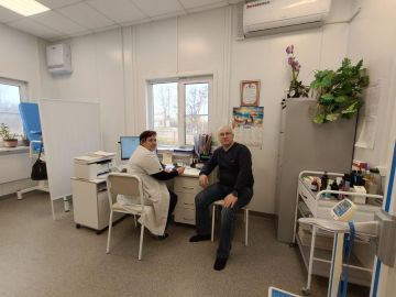 Представитель региона-шефа Новосибирской области с рабочим визитов посетил ФАП в с. Парневое