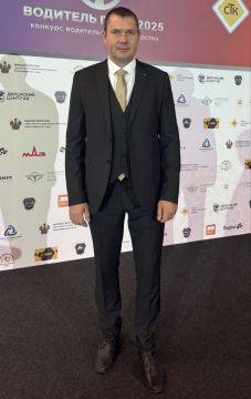 Дорогие коллеги, партнёры, ветераны отрасли, жители города и все, кто связан с транспортной сферой нашей большой страны!