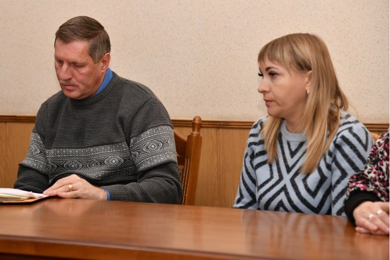 Игорь Васильевич месте с заместителем Главы Администрации Свердловского округа Татьяной Мирошниковой, врио председателя Совета Свердловского муниципального округа Светланой Кришталь, руководителями структурных подразделений... Игорь Васильевич месте с заместителем Главы Администрации Свердловского округа Татьяной Мирошниковой, врио председателя Совета Свердловского муниципального округа Светланой Кришталь, руководителями структурных подразделений...