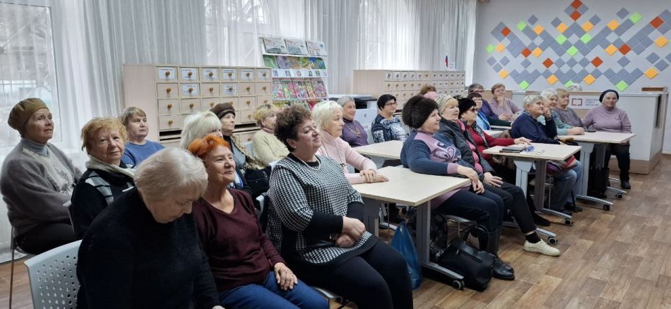 В Красном Луче для слушателей Университета третьего возраста состоялся вечер-портрет «И навсегда повенчанный с войною…» В Красном Луче для слушателей Университета третьего возраста состоялся вечер-портрет «И навсегда повенчанный с войною…»