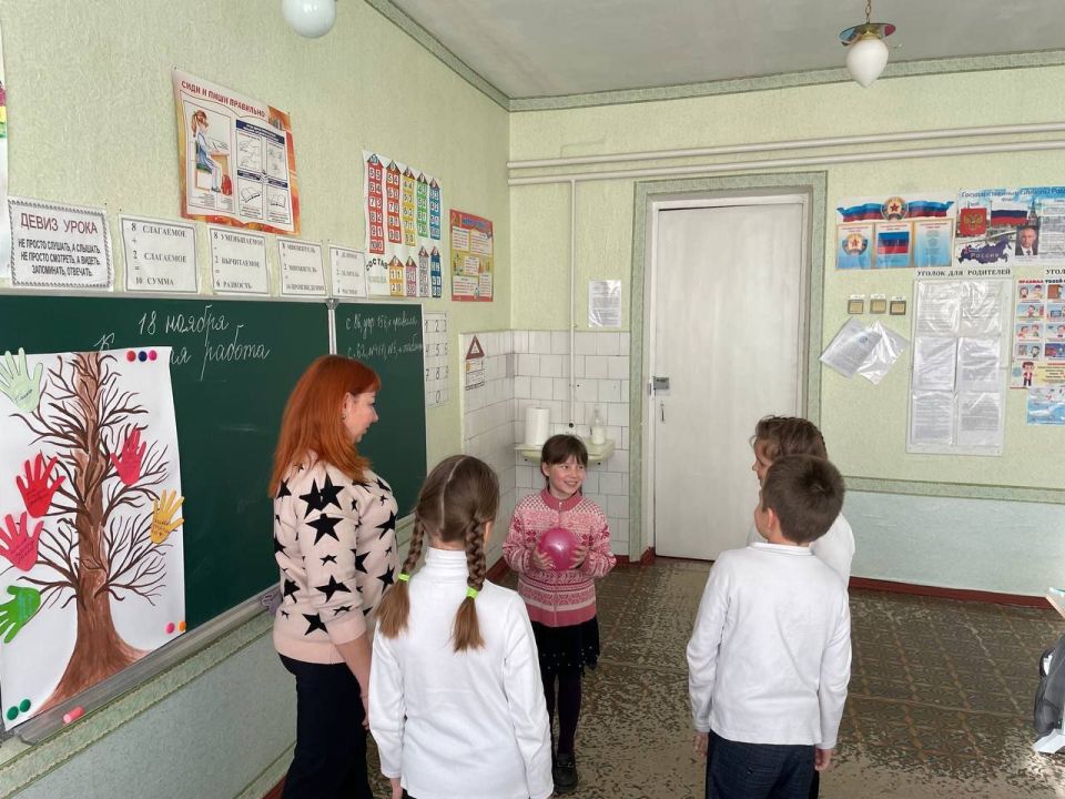 В Фабриченской средней школе провели акцию «Дерево добрых дел» В Фабриченской средней школе провели акцию «Дерево добрых дел»