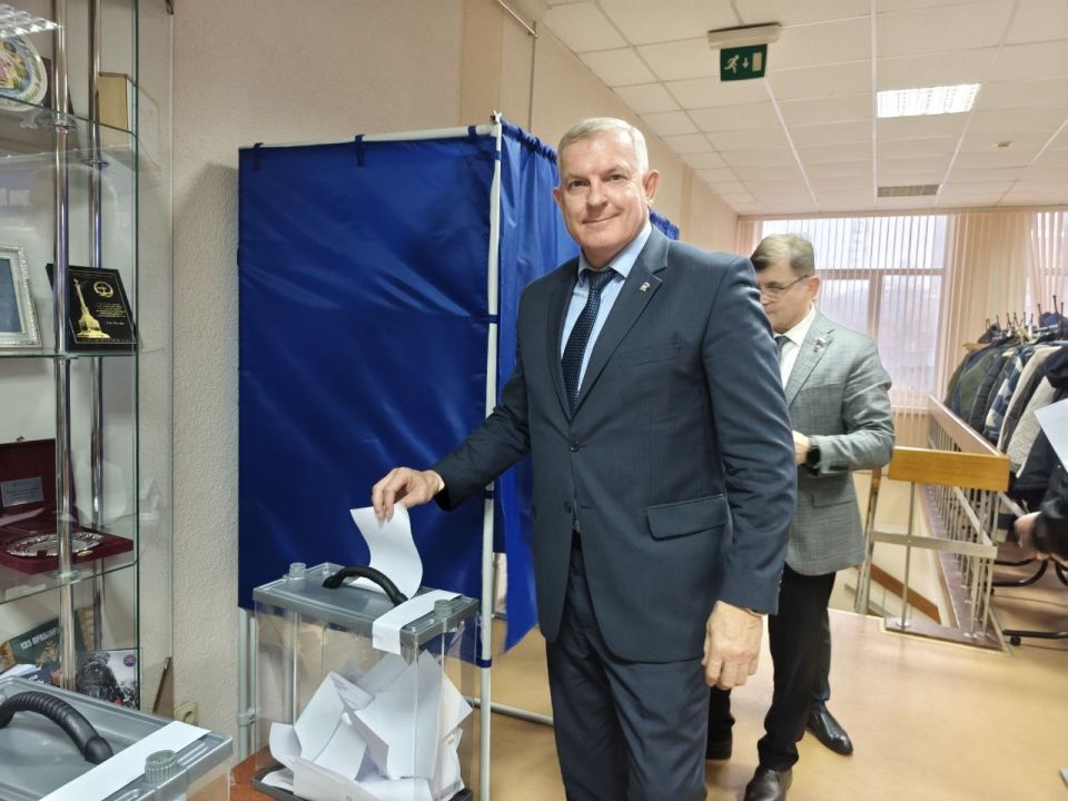 Делегация Краснодонского местного отделения Партии "Единая Россия" приняла участие в IV Конференции Луганского регионального отделения партии «Единая Россия» Делегация Краснодонского местного отделения Партии "Единая Россия" приняла участие в IV Конференции Луганского регионального отделения партии «Единая Россия»