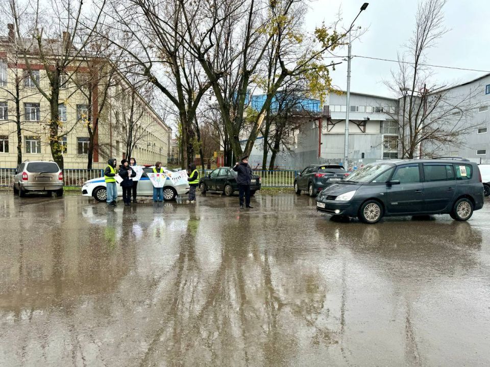 Луганские дети обратились к водителям Луганские дети обратились к водителям