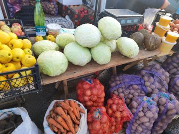 Владимир Чернев: Проведено совместное профилактическое мероприятие с участием работников Администрации округа и сотрудников ОМВД России «Старобельский» по профилактике несанкционированной торговли на квартале Ватутина в...
