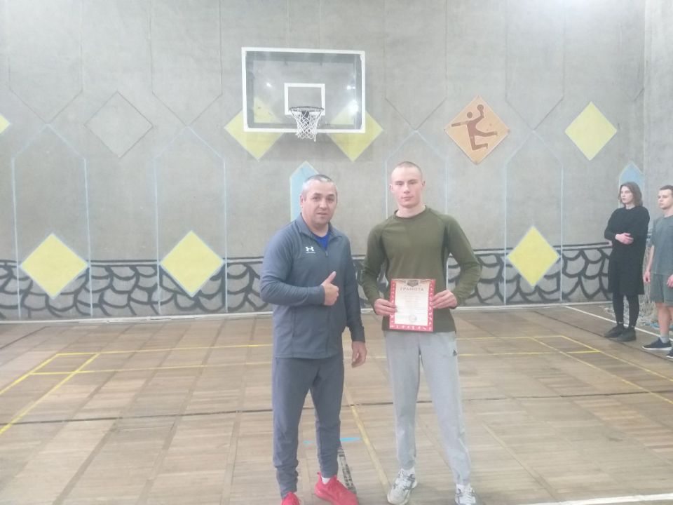 Студенческая молодежь Краснодона соревновалась в сдаче нормативов ГТО Студенческая молодежь Краснодона соревновалась в сдаче нормативов ГТО
