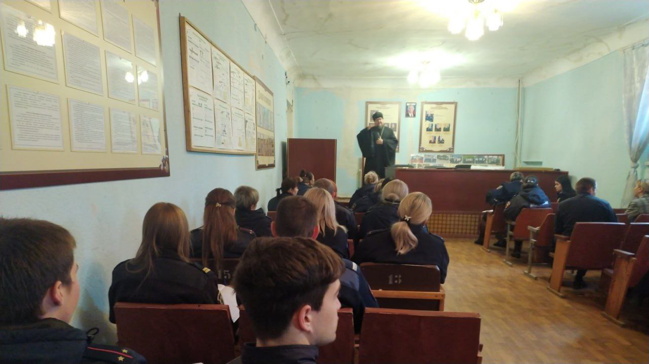 111Брянковские полицейские встретились с протоиреем Свято-Николаевского храма