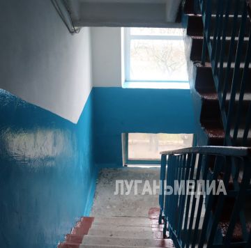 Единый региональный фонд управления МКД ЛНР с августа ремонтирует подъезды в Свердловском округе